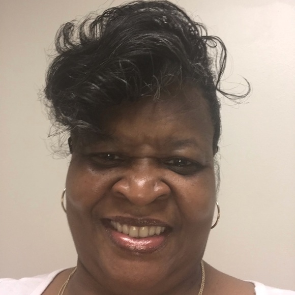 Meet your Posher, Ivera - Picture 2 of 3